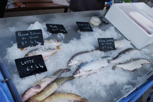 mercado de pescadores en thonon-les-bains