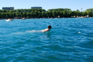 nadando en Annecy