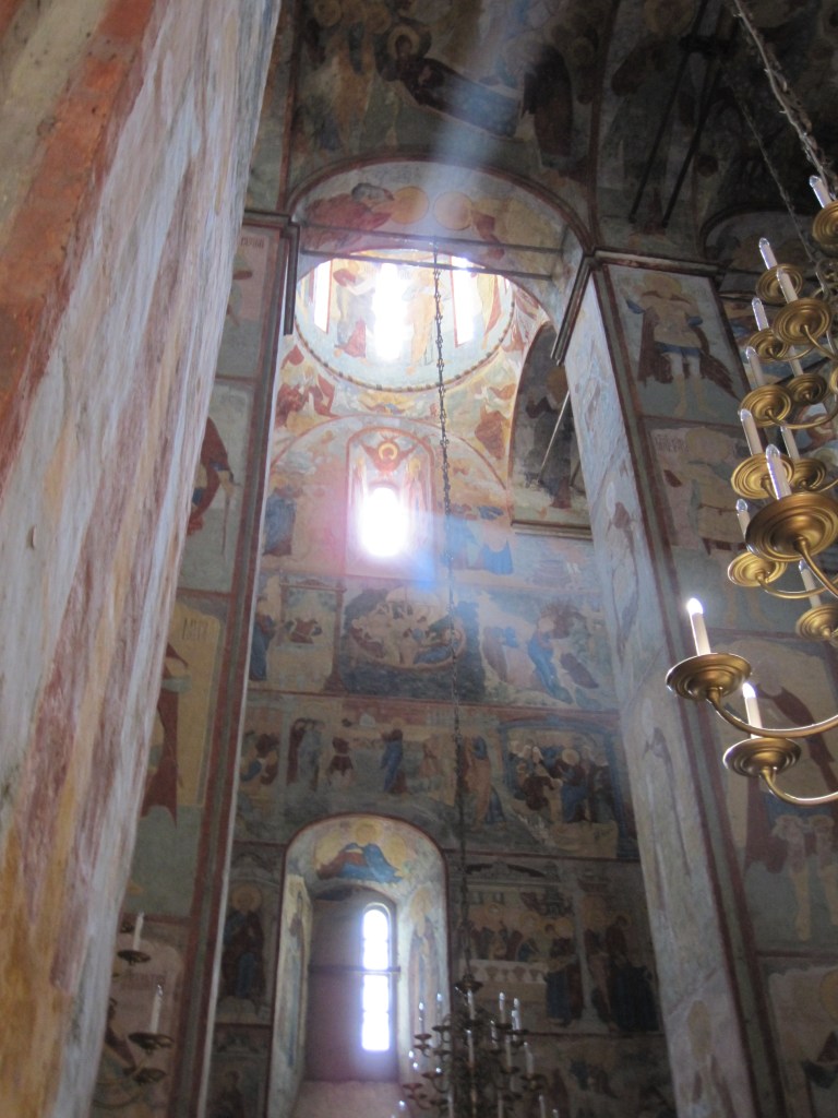 Interior de una Inglesia Rusa Ortodoxa. 