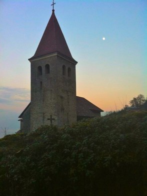 Iglesia católica en Meillerie en Francia vecina